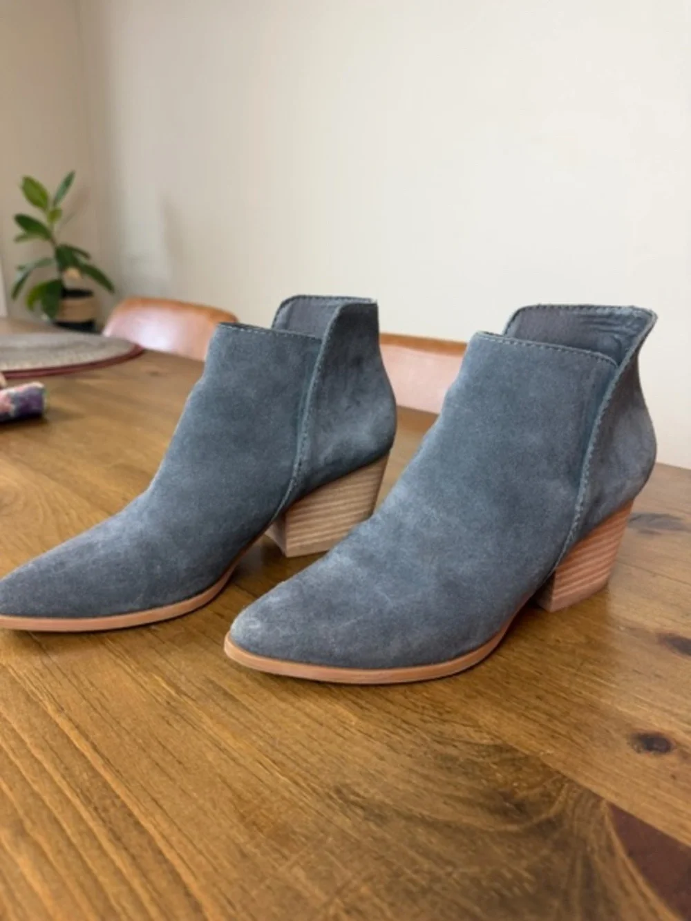 Dolce Vita Daine Gray Suede Stacked Heel Booties Women's Size 7.5 Pull On